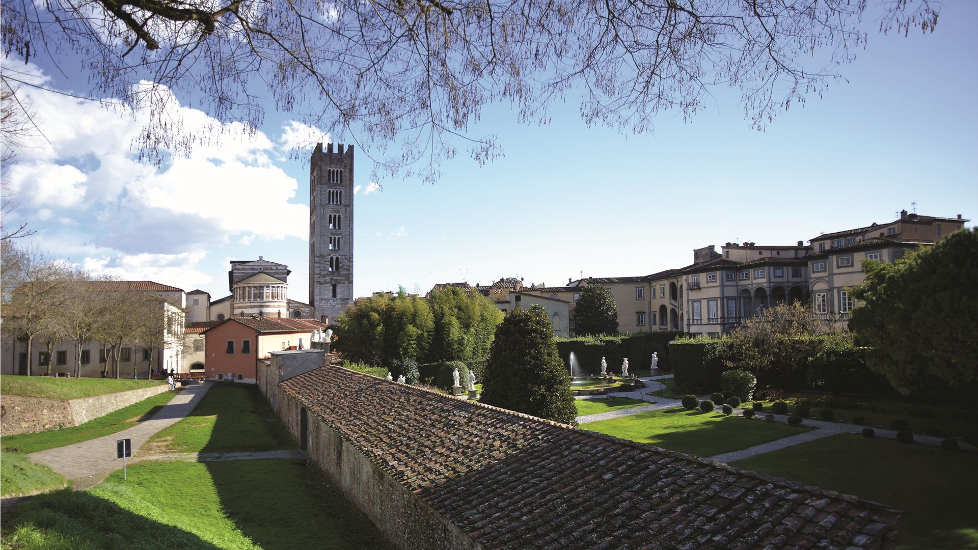 the garden of Palazzo Pfanner seen from the walls of lucca